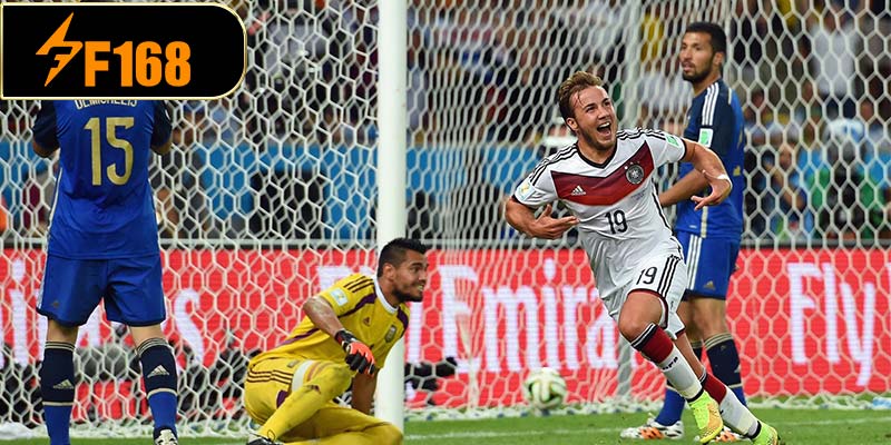 Một trong những bàn thắng vàng mai ai cũng khô quên